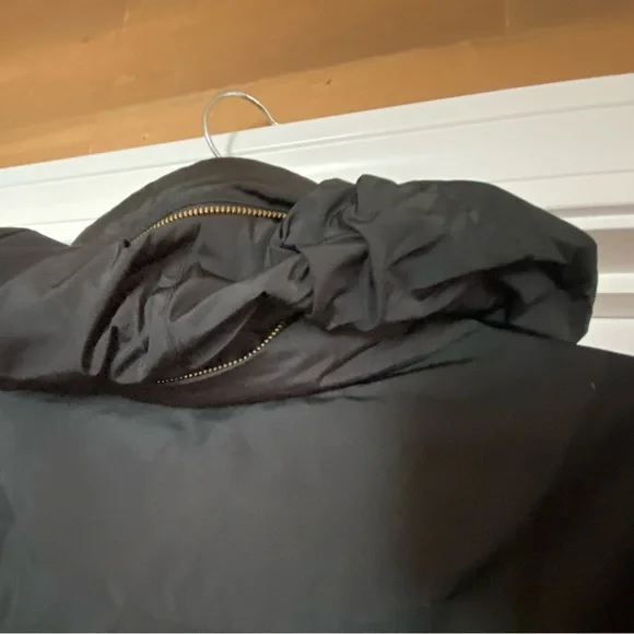 Warm Cole Haan faux fur color timed Down black winter jacket with leather trim - Picture 4 of 5